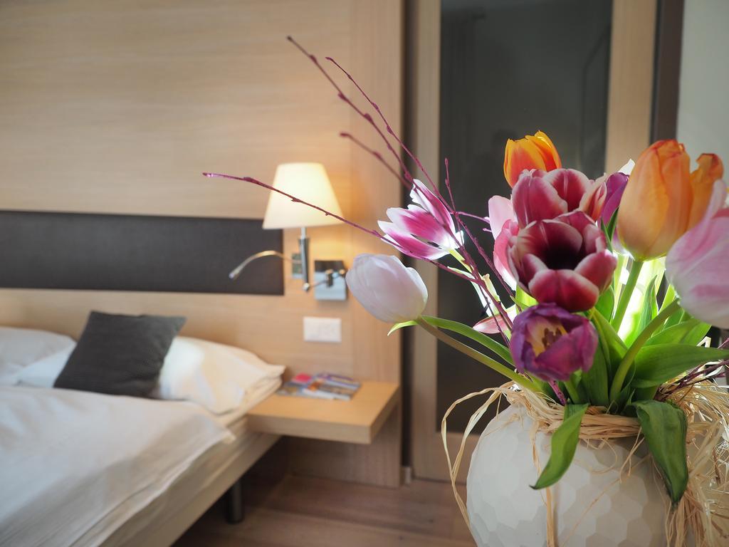 Ristorante Charme Hotel Tre Terre Ponte Brolla Ngoại thất bức ảnh