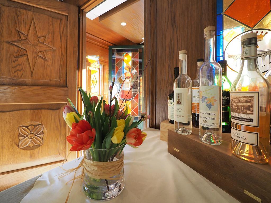 Ristorante Charme Hotel Tre Terre Ponte Brolla Ngoại thất bức ảnh