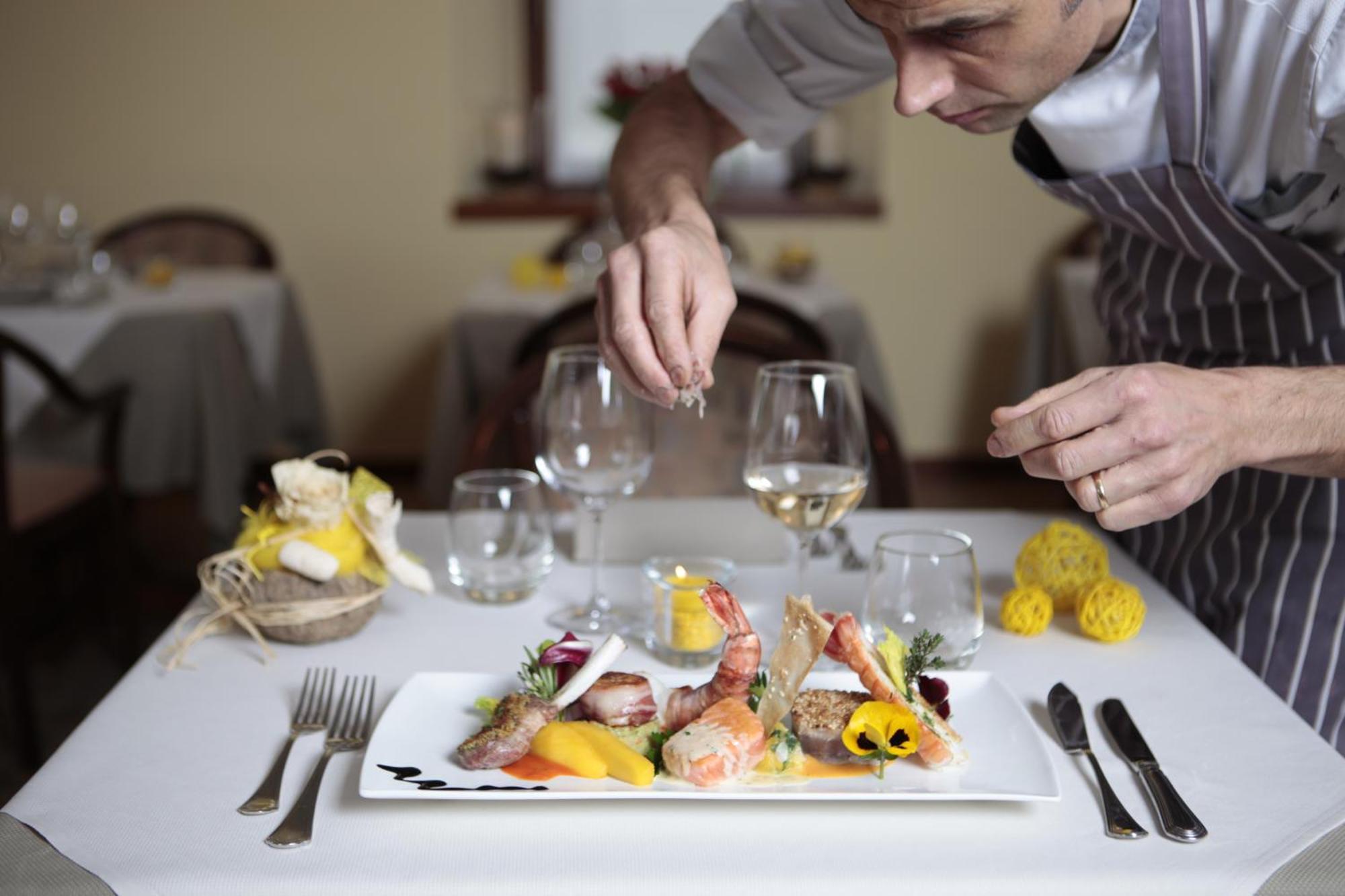 Ristorante Charme Hotel Tre Terre Ponte Brolla Ngoại thất bức ảnh