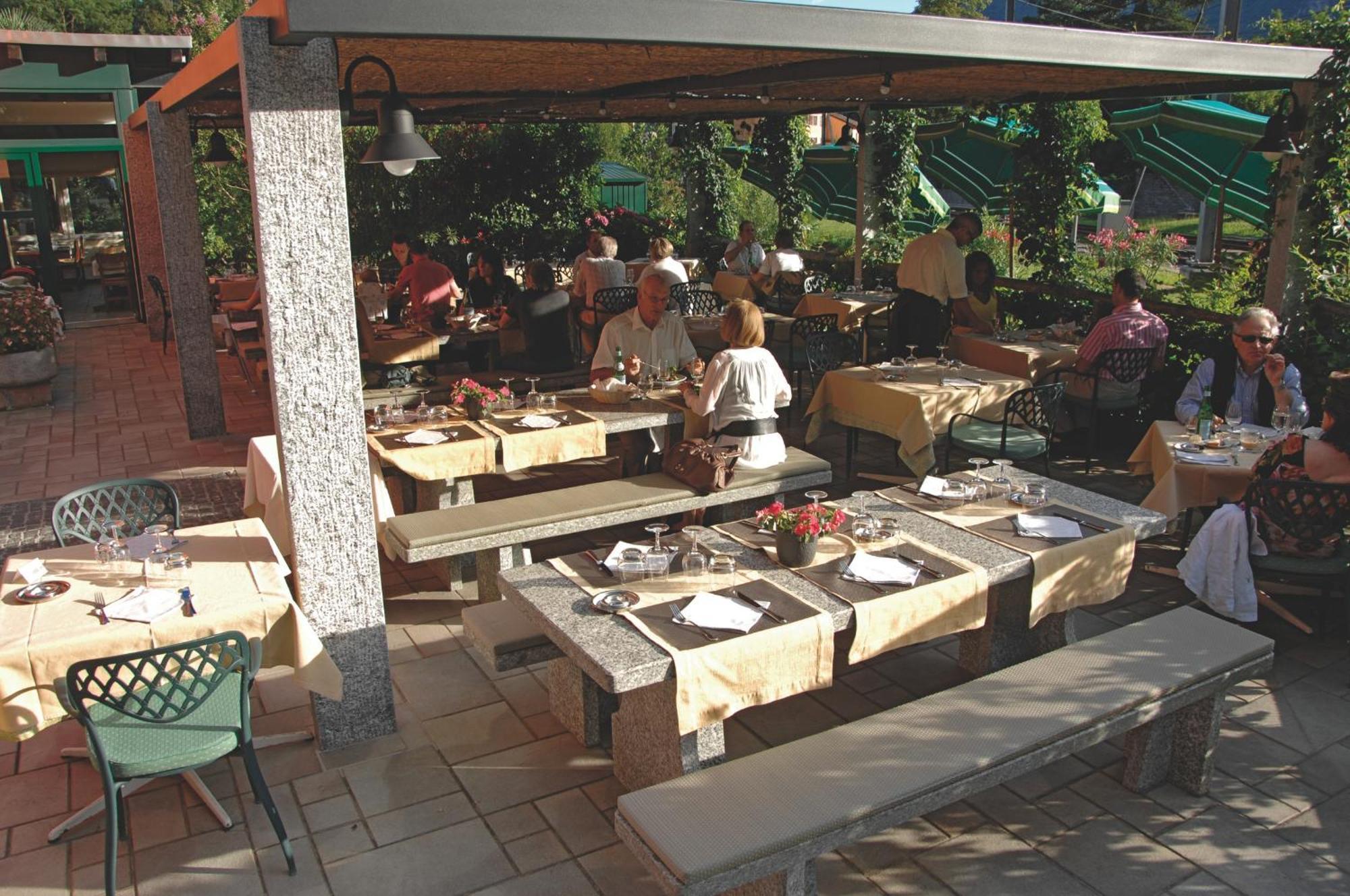 Ristorante Charme Hotel Tre Terre Ponte Brolla Ngoại thất bức ảnh